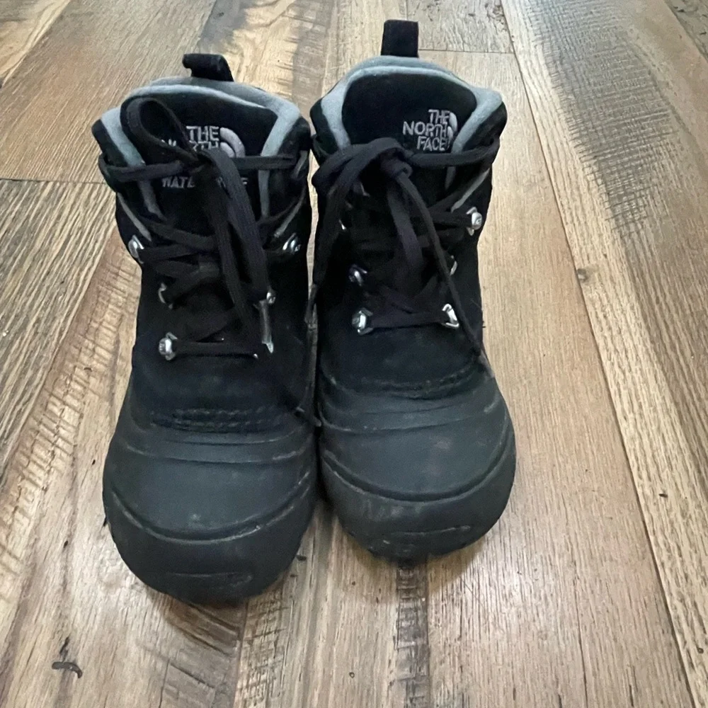 The North Face waterproof winter boots boy 1